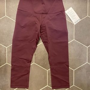 Lululemon Wunder Under Crops, Size 10, in Burgundy